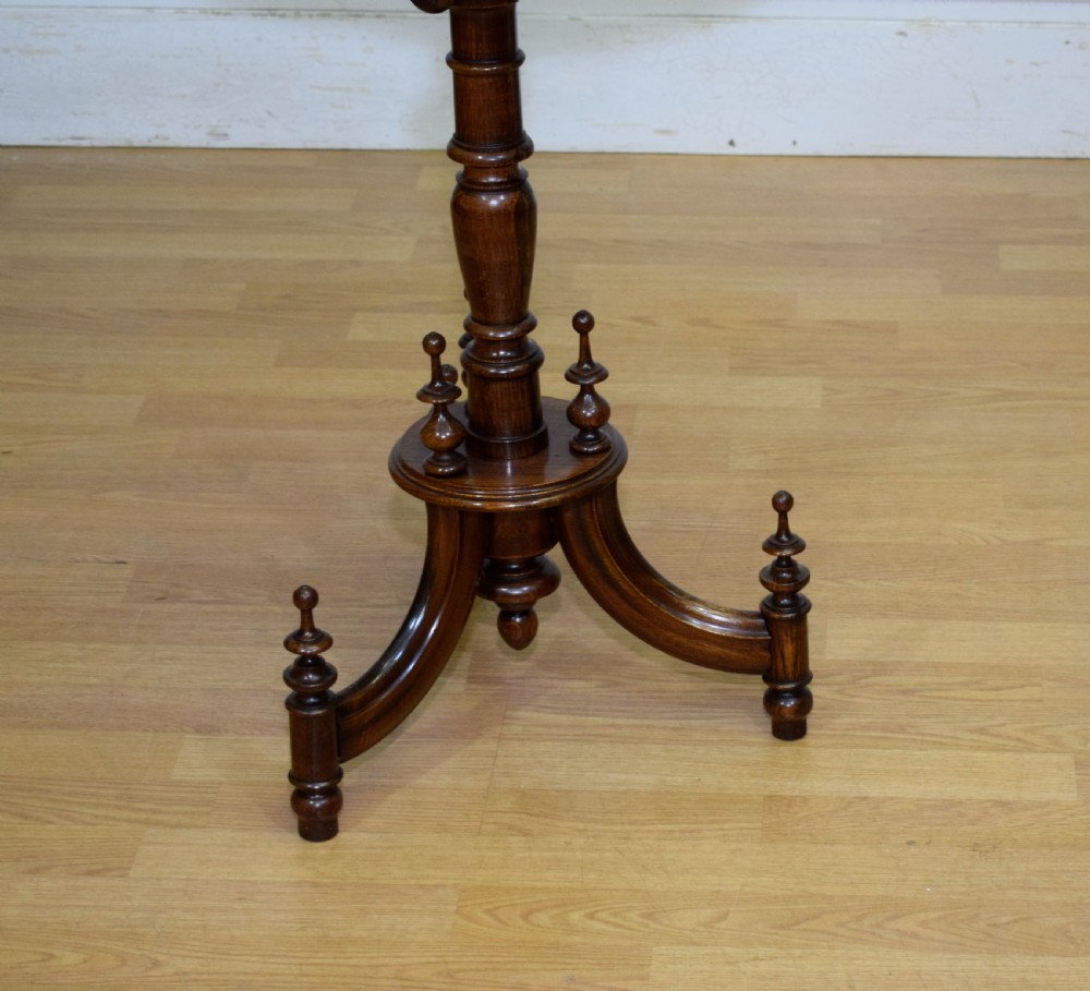 Early 20th Century Oak Tri-Pod Table View X