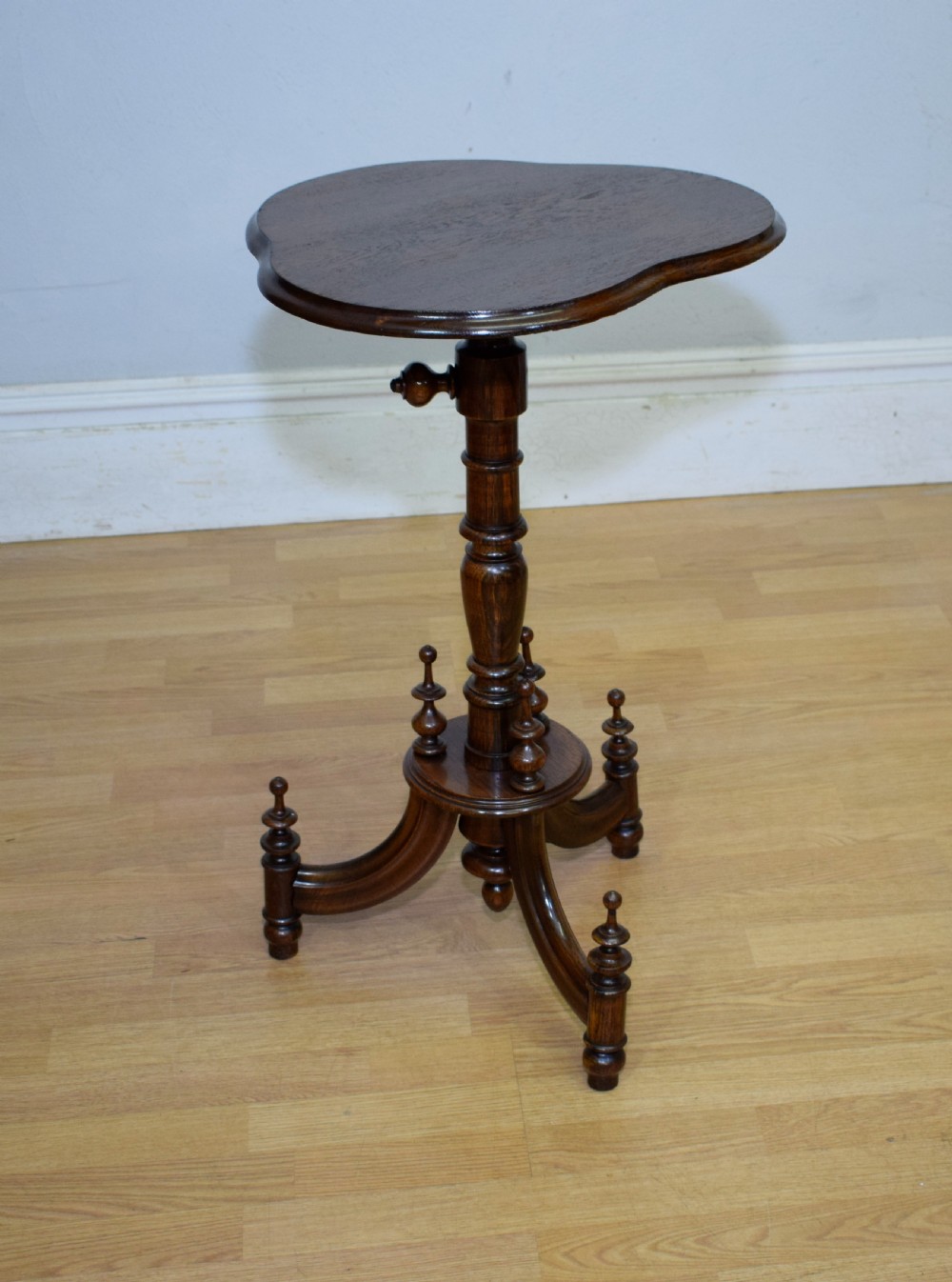 Early 20th Century Oak Tri-Pod Table View XI