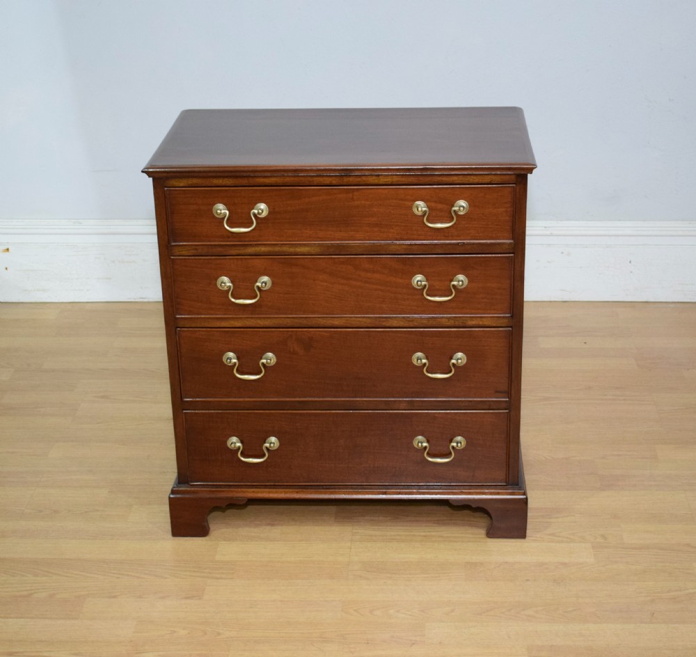 19th Century Mahogany Bachelors Chest of Drawers View VIII