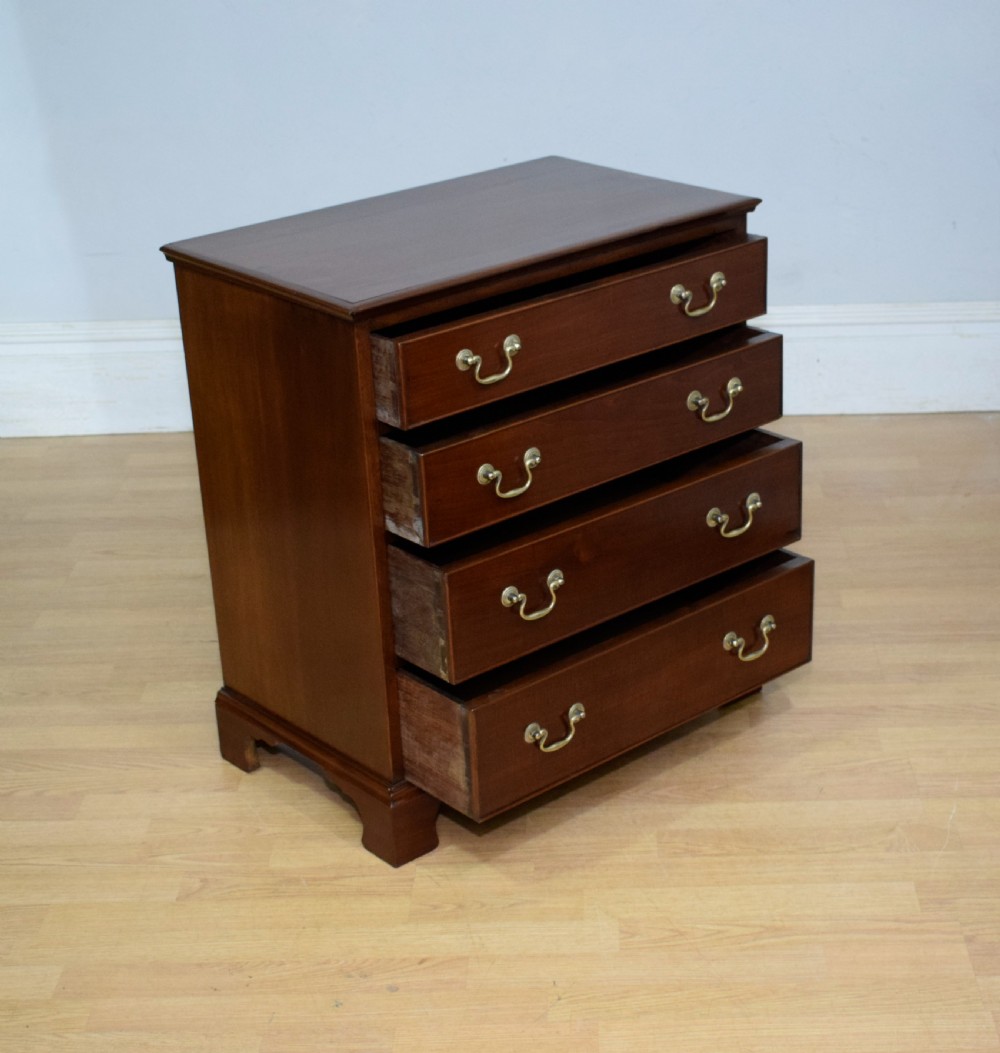 19th Century Mahogany Bachelors Chest of Drawers View XIV