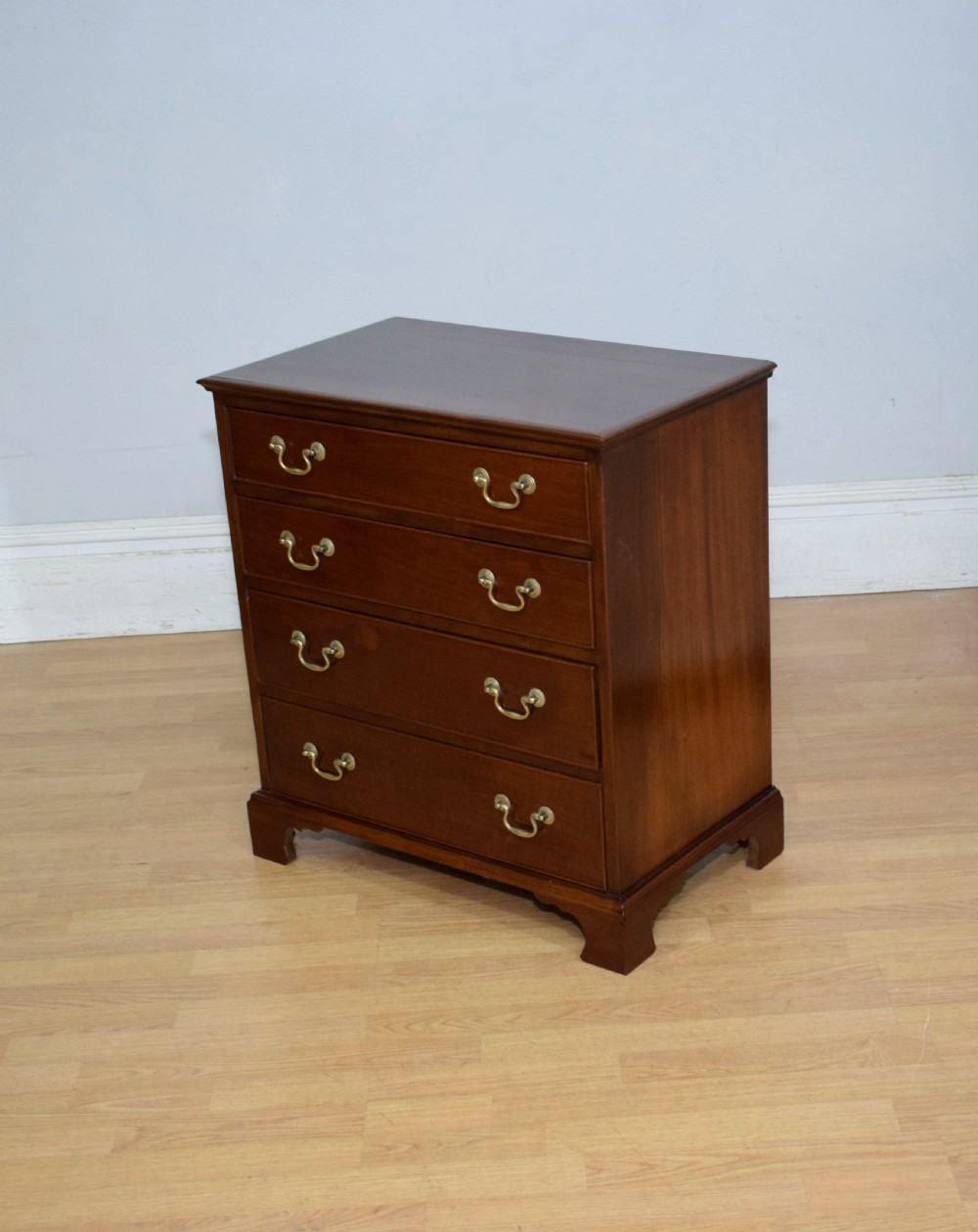 19th Century Mahogany Bachelors Chest of Drawers View XV