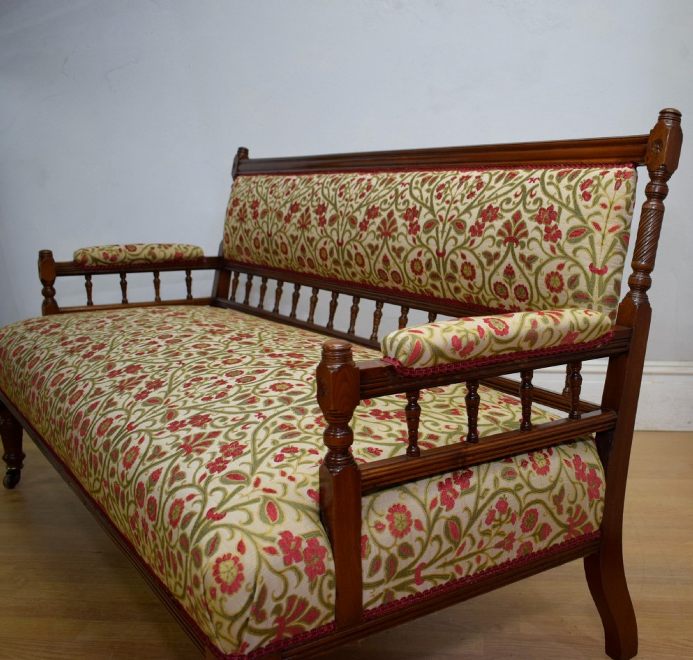 Late Victorian Walnut Couch View XII