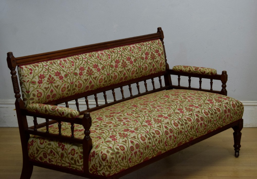 Late Victorian Walnut Couch View XIII