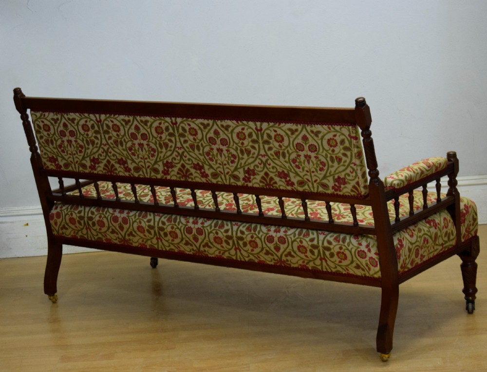 Late Victorian Walnut Couch View XXII