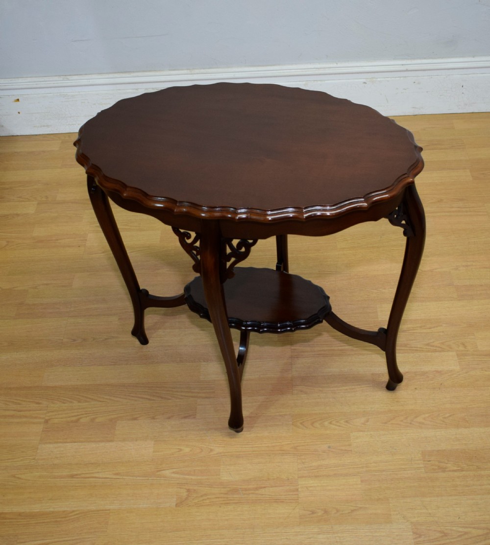 Victorian Centre Table in Mahogany