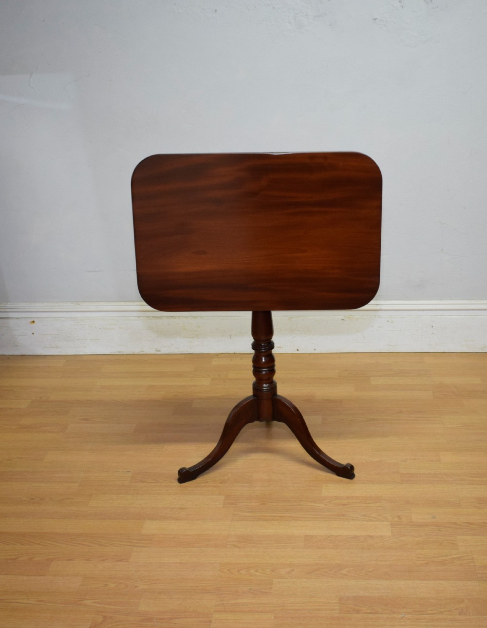 Georgian Mahogany Tri Pod Table












Antique Georgian Tripod Tilt Top Table View II