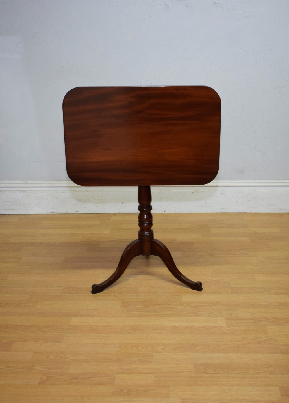 Georgian Mahogany Tri Pod Table












Antique Georgian Tripod Tilt Top Table View III