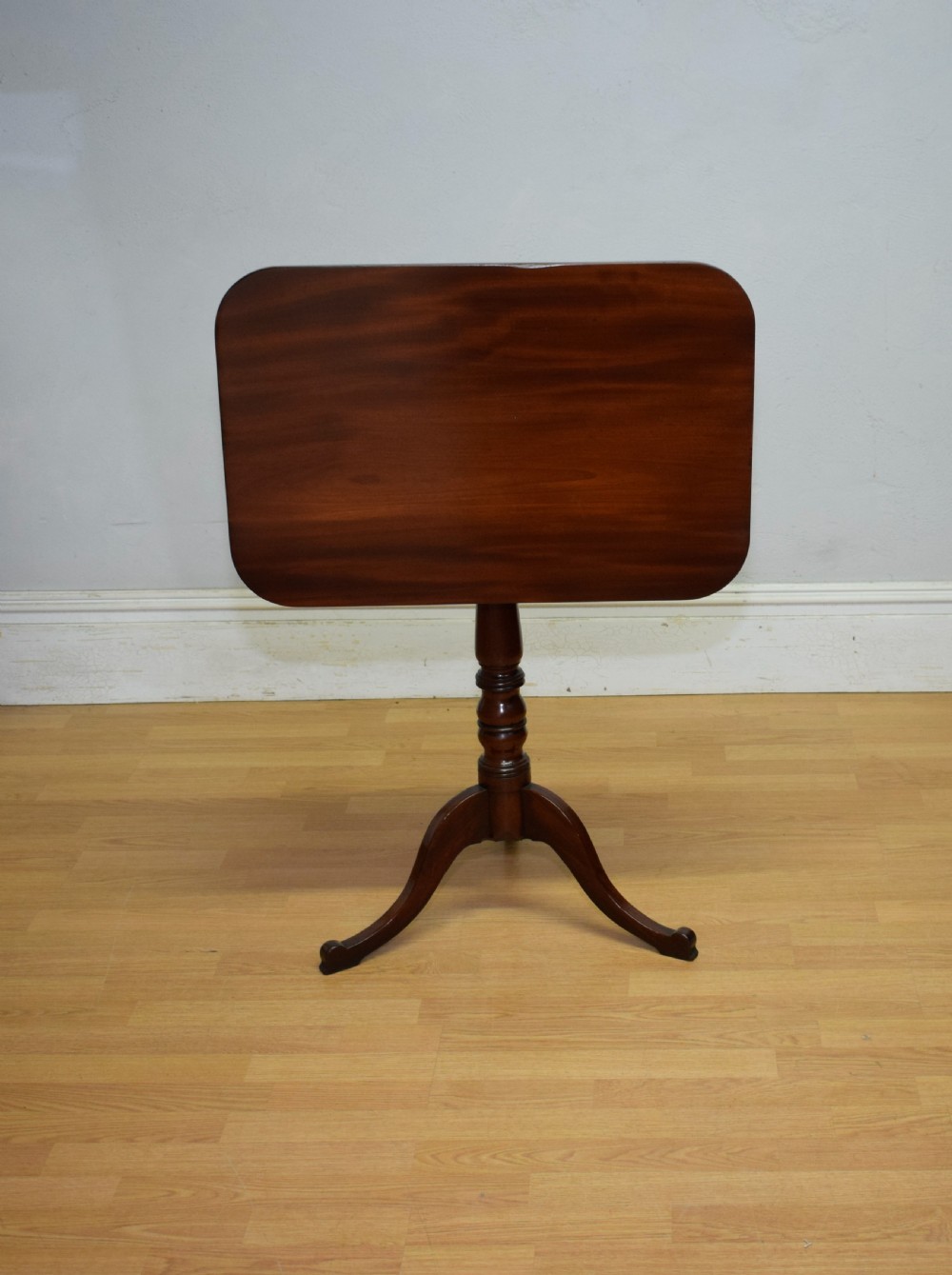 Georgian Mahogany Tri Pod Table












Antique Georgian Tripod Tilt Top Table View V