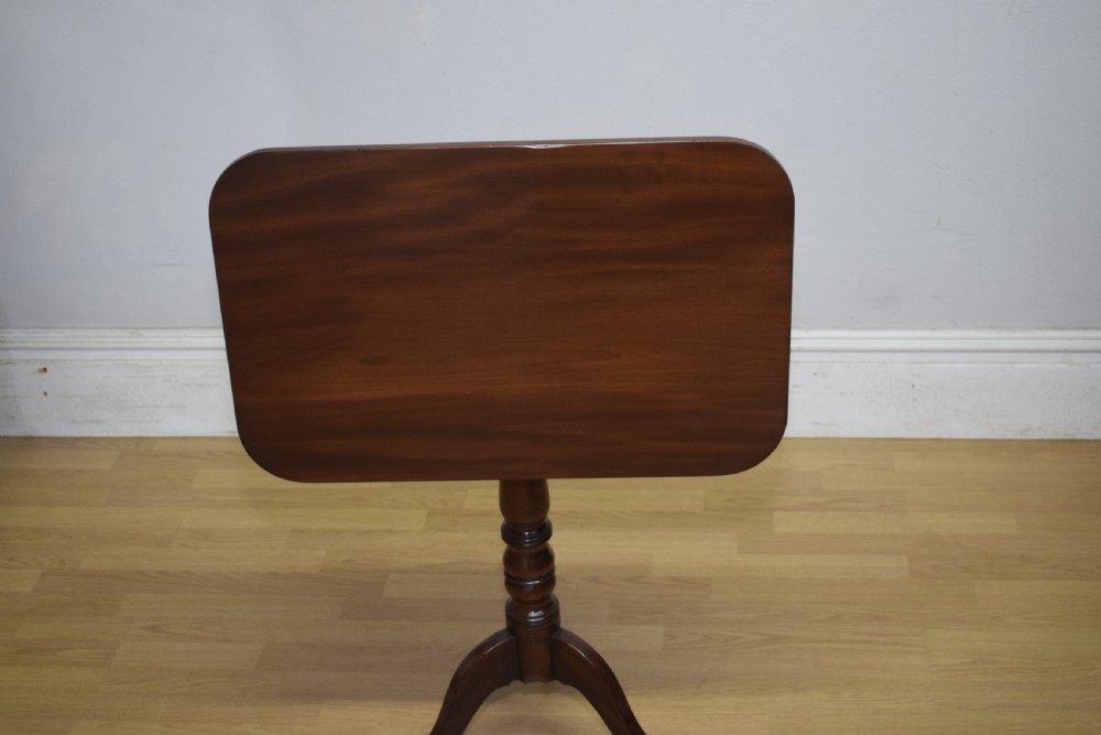 Georgian Mahogany Tri Pod Table












Antique Georgian Tripod Tilt Top Table View VII