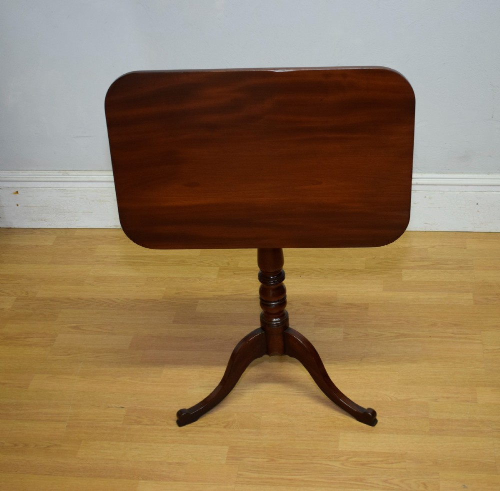 Georgian Mahogany Tri Pod Table












Antique Georgian Tripod Tilt Top Table View VIII