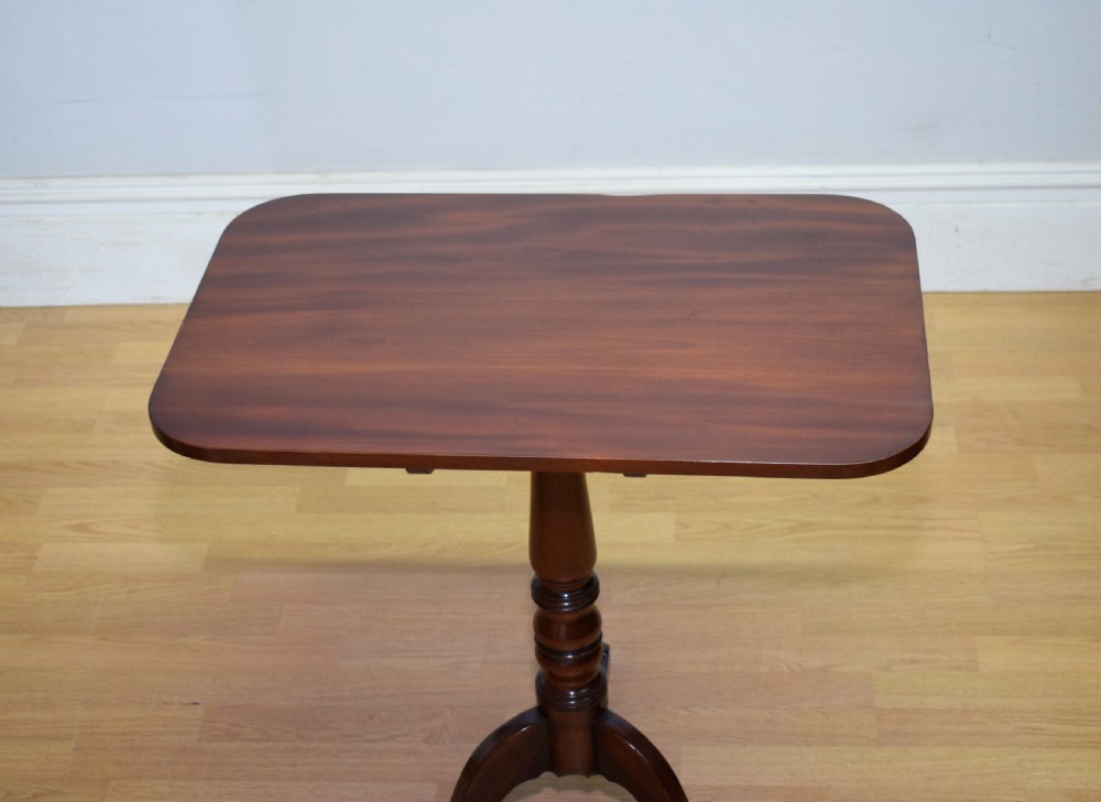 Georgian Mahogany Tri Pod Table












Antique Georgian Tripod Tilt Top Table View XIII