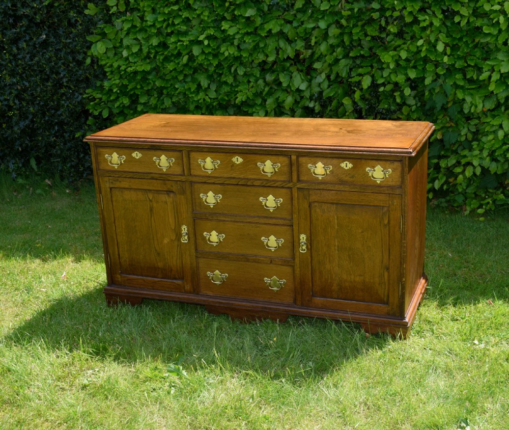 Early 20th Century Georgian Oak Dresser Base View III