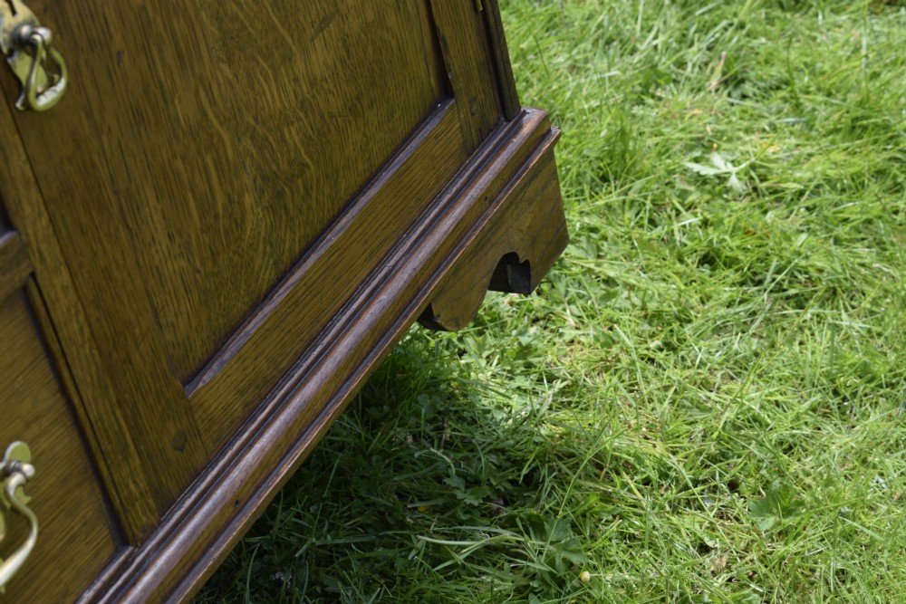 Early 20th Century Georgian Oak Dresser Base View XIX