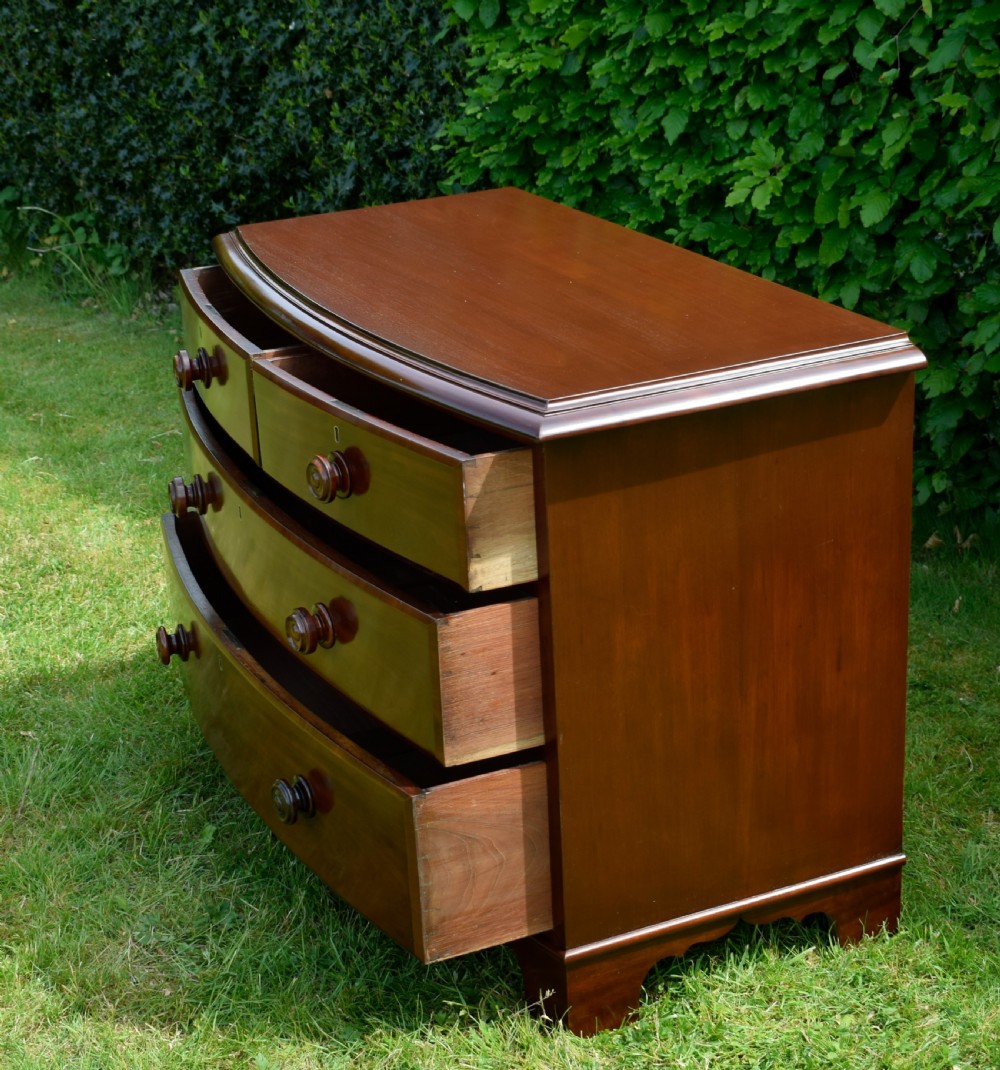 Victorian Bow Fronted Chest of Drawers View XVII