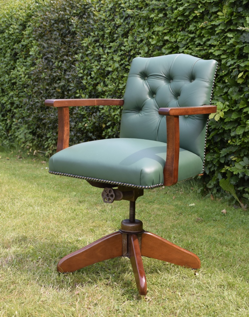 Early 20th Century Swivel Office / Desk Chair View VIII