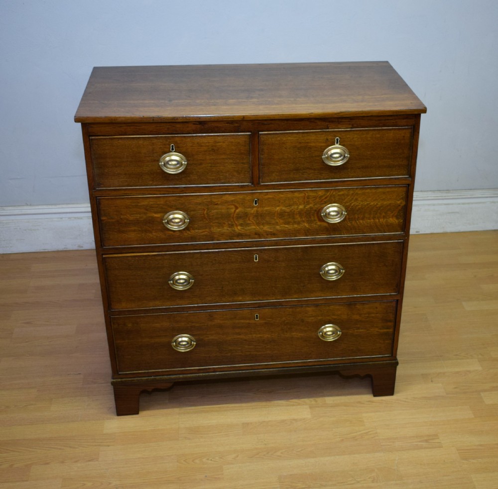 Georgian Period Oak Chest of Drawers 