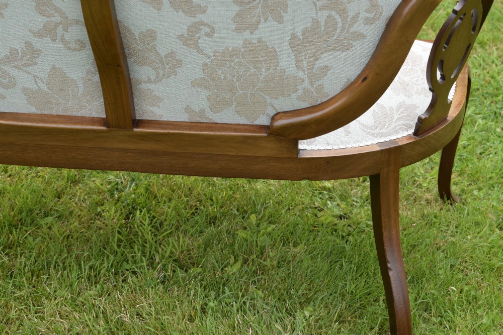 Victorian Mahogany & Rosewood Couch View XXI