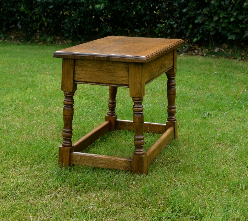 Early 20th Century Oak Coffee Table View V