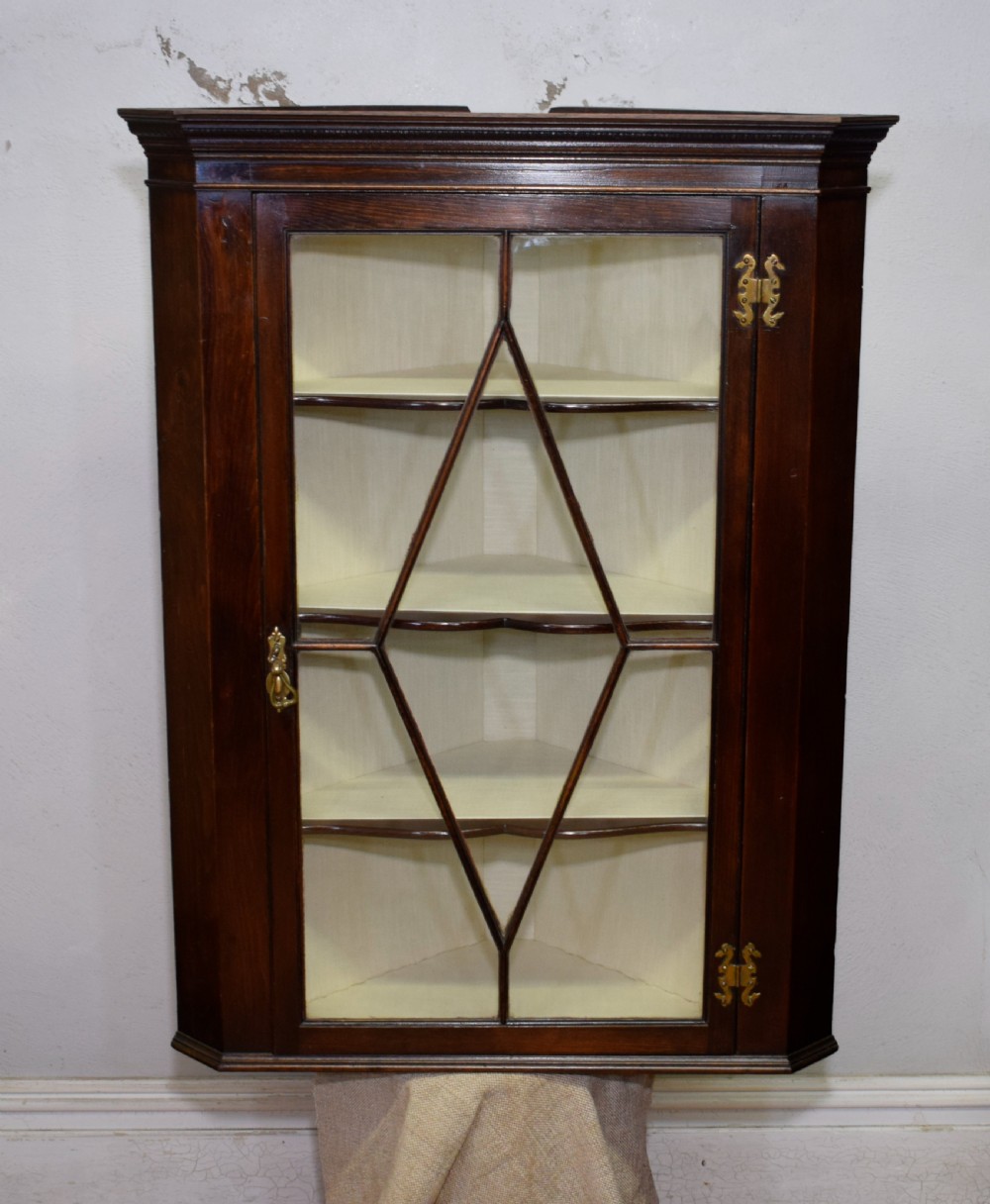 Display Corner Cupboard Glazed  View IV
