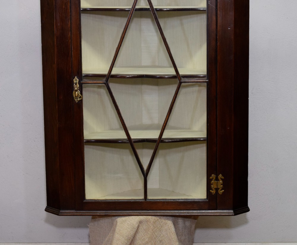 Display Corner Cupboard Glazed  View VI