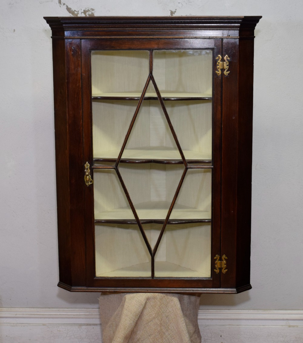 Display Corner Cupboard Glazed  View VII