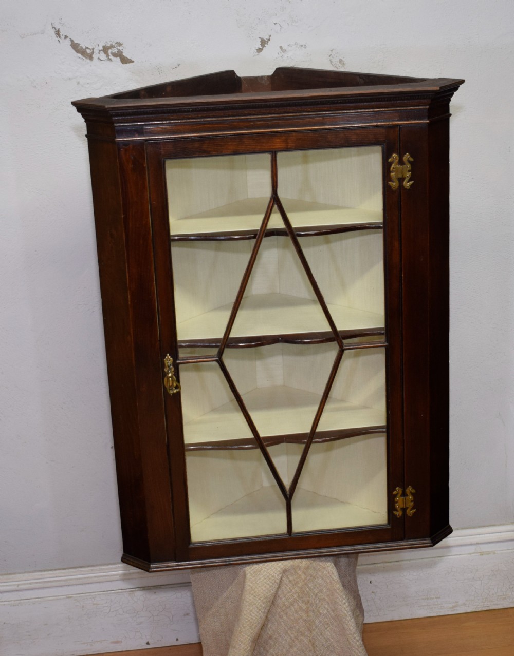 Display Corner Cupboard Glazed  View XI