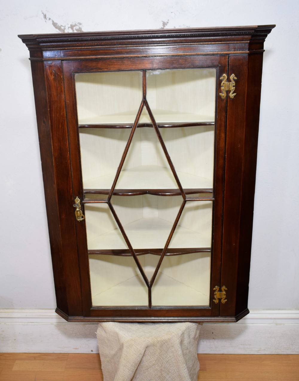 Display Corner Cupboard Glazed  View XVI