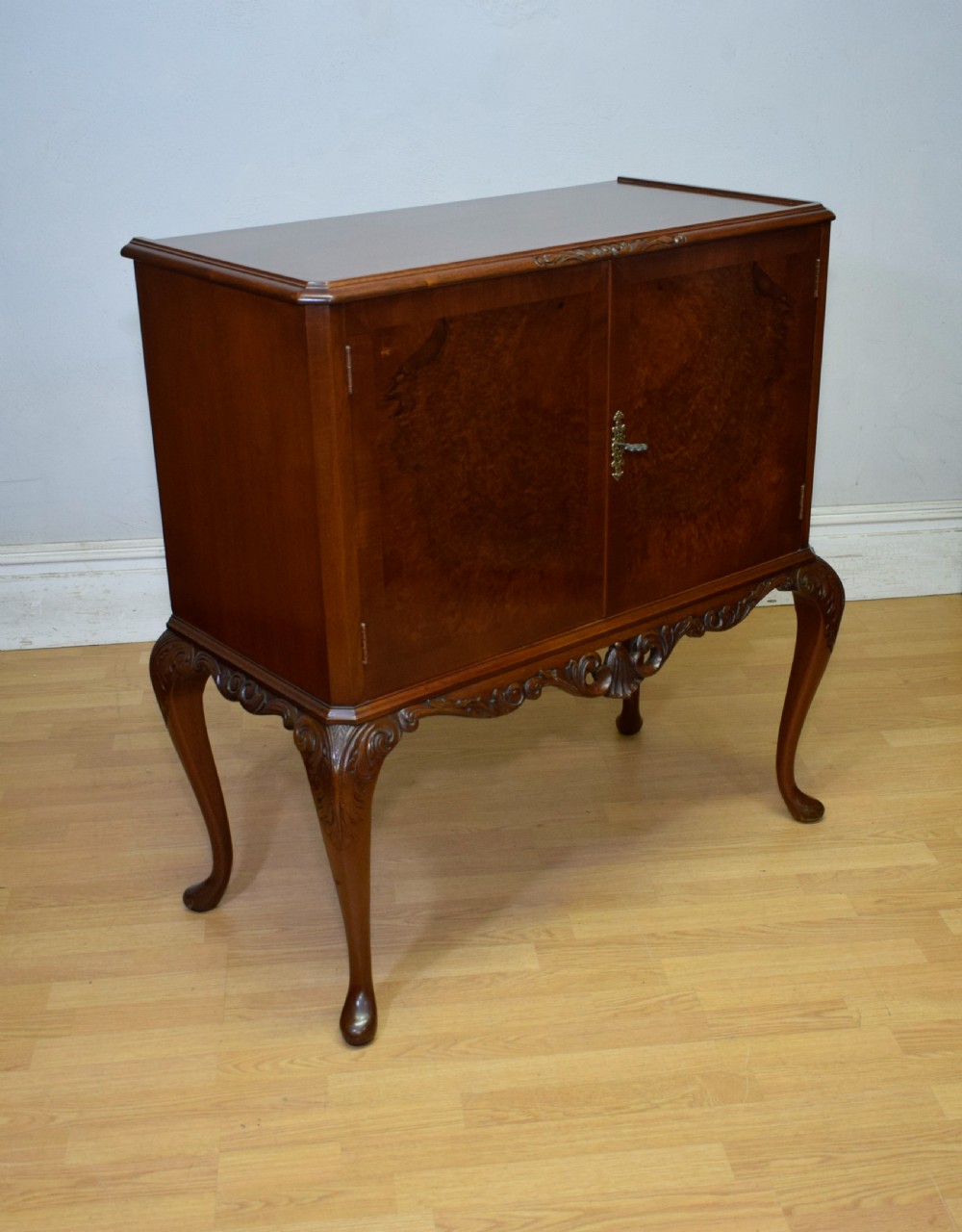Early 20th Century Walnut Cocktail Cabinet View XXI