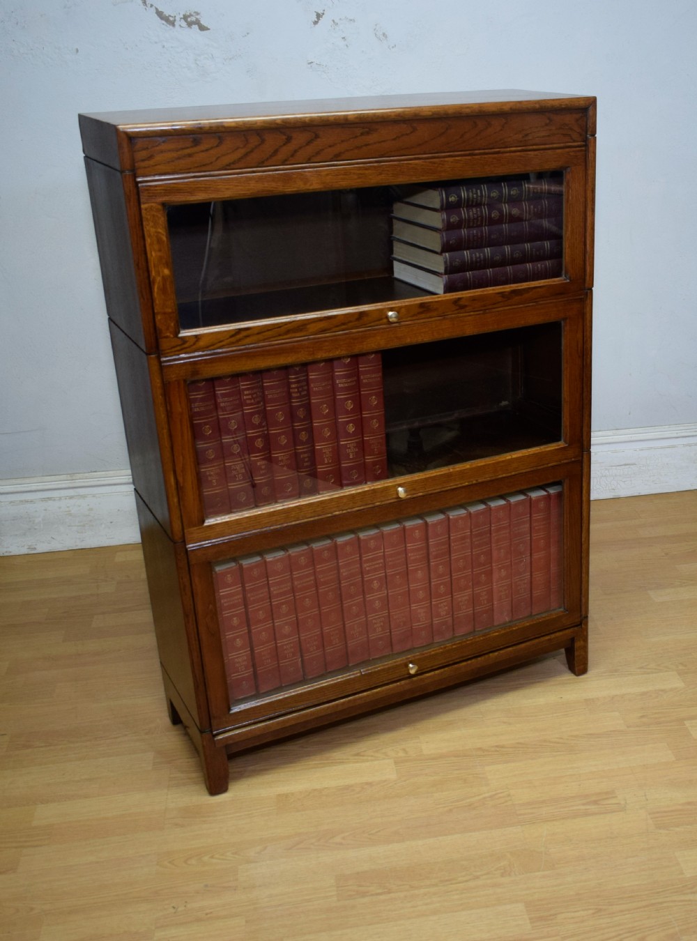 Early 20th Century Oak Bookcase View VIII