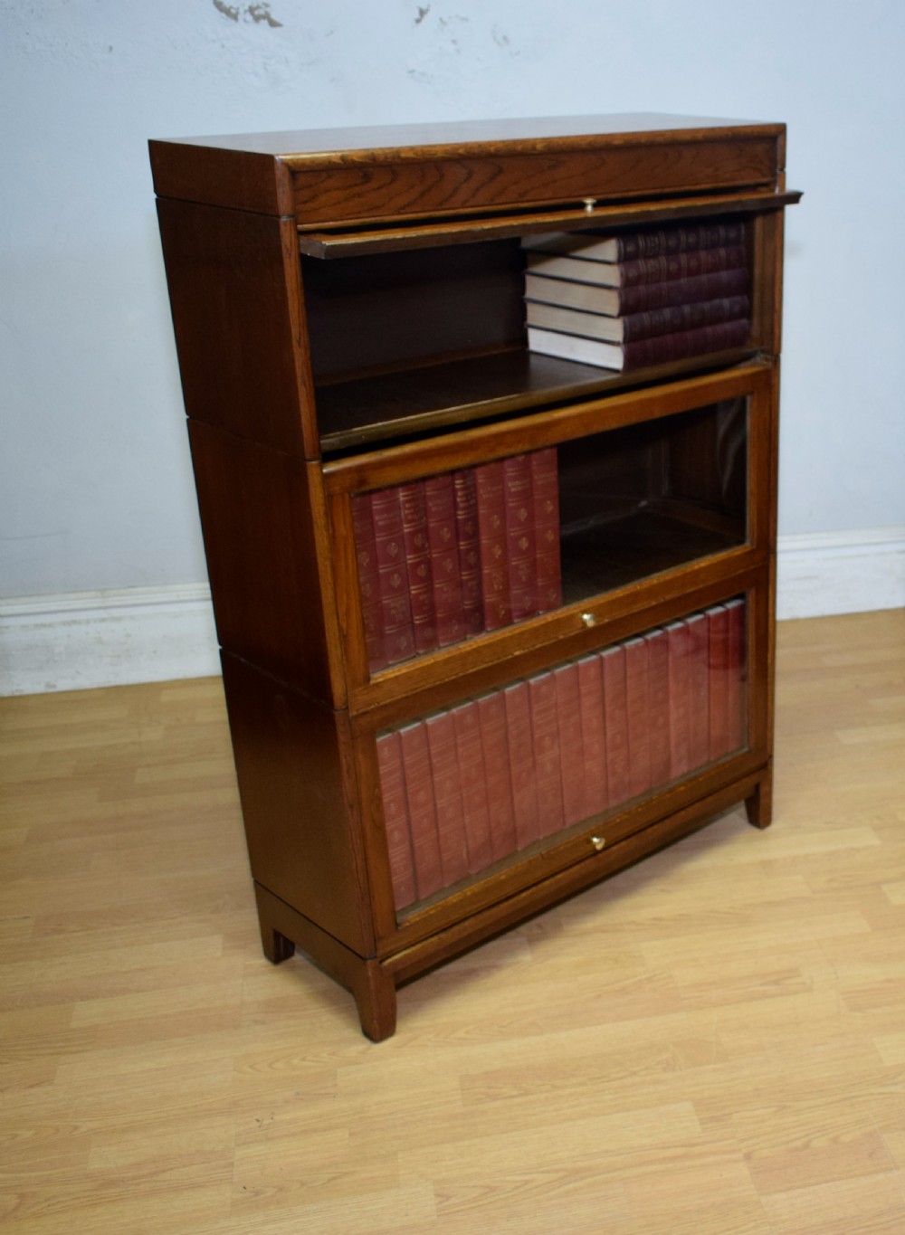 Early 20th Century Oak Bookcase View XV