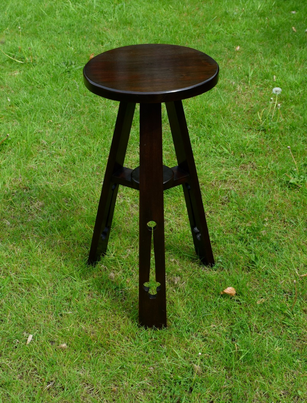 Arts & Crafts Lamp Table