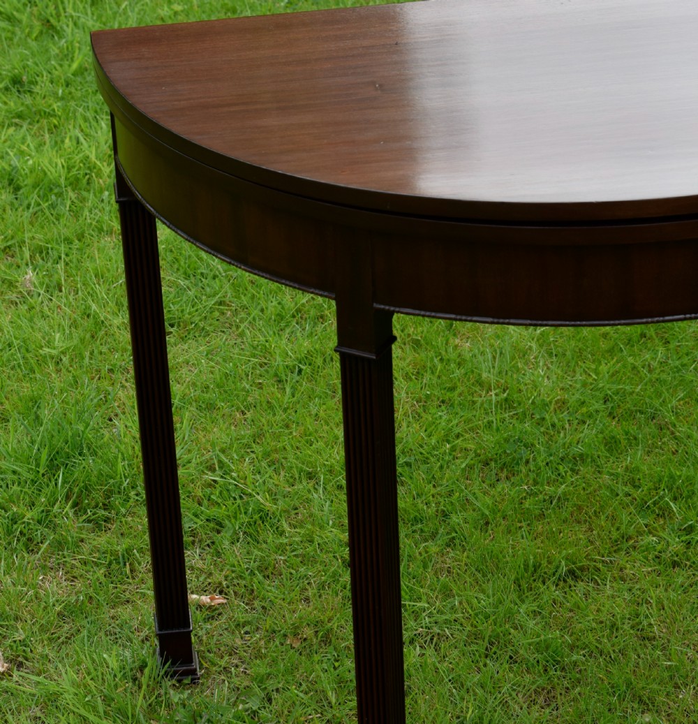Demi Lune Games Table View II
