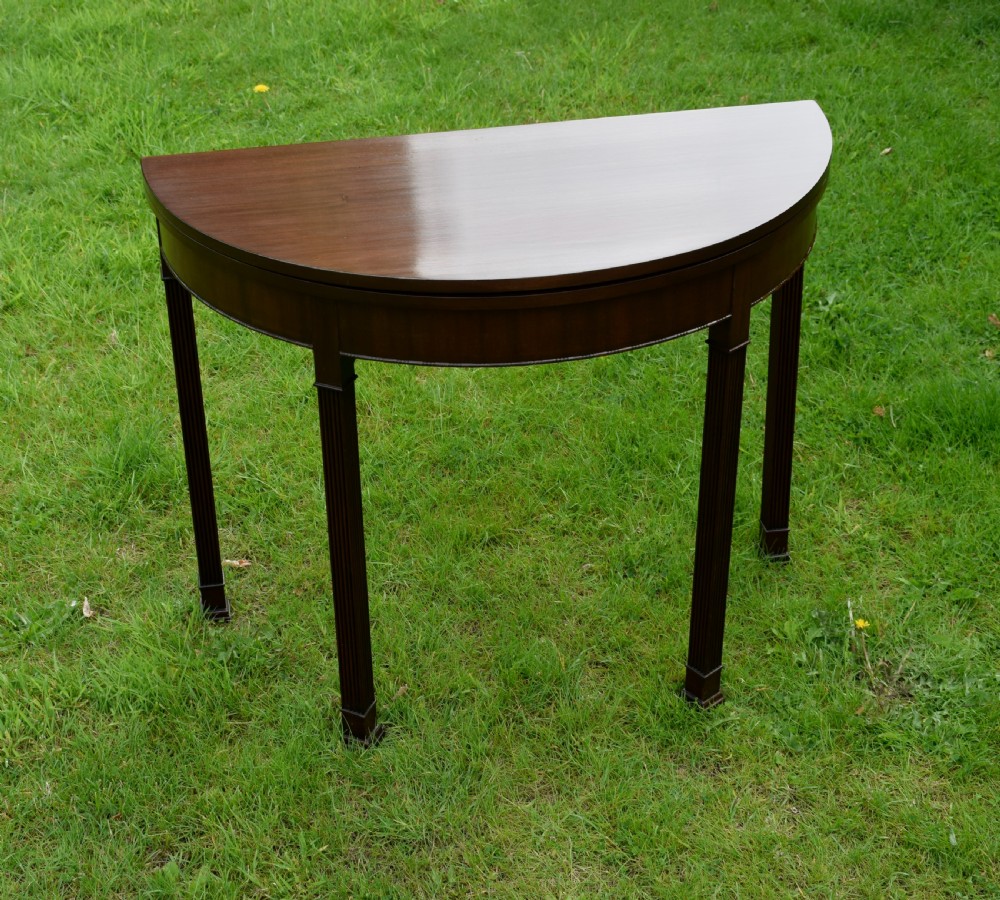 Demi Lune Games Table View III