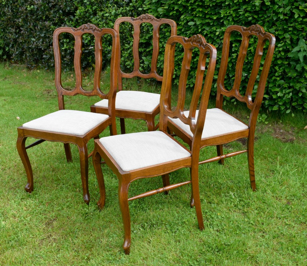 Set of 4 Oak Dining Chairs View VI