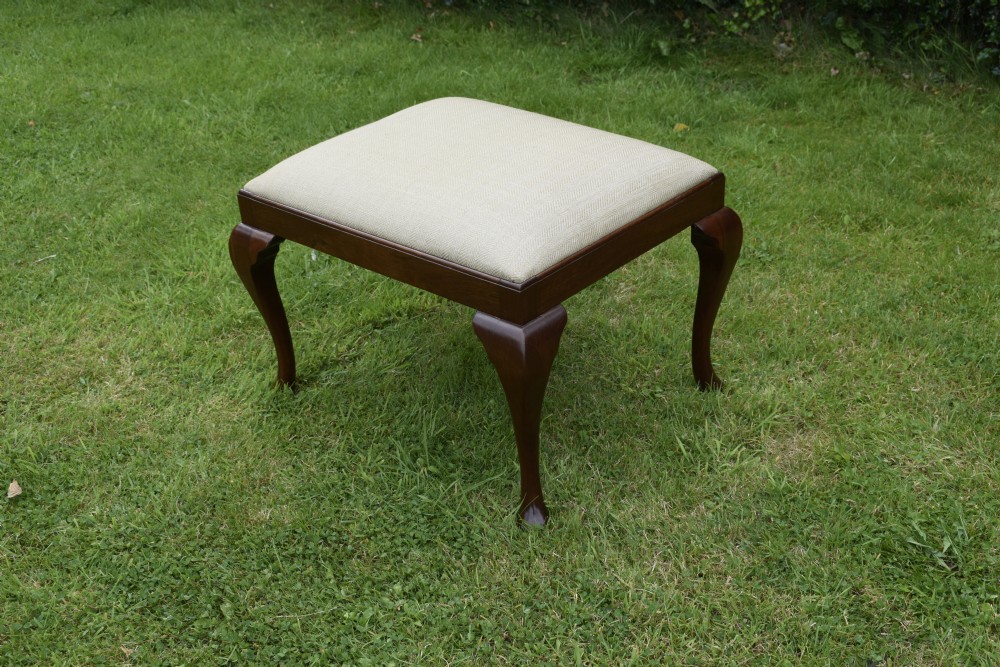 Early 20th Century Centre Stool View VI