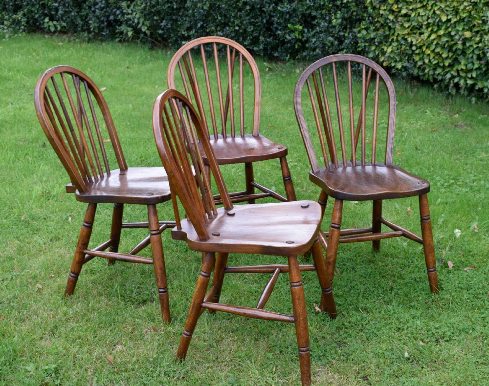 Set of 4 Windsor Kitchen 
Dining  Chairs View III