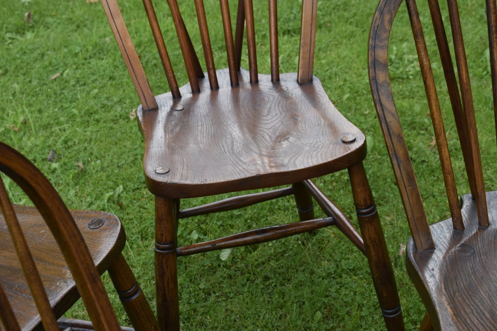 Set of 4 Windsor Kitchen 
Dining  Chairs View VIII