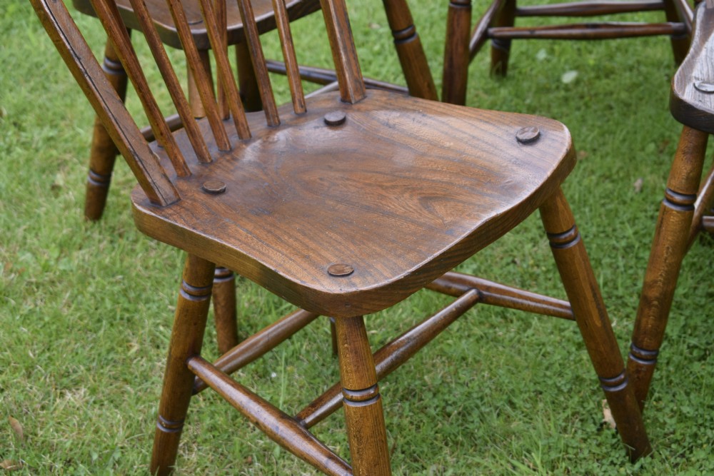 Set of 4 Windsor Kitchen 
Dining  Chairs View XII