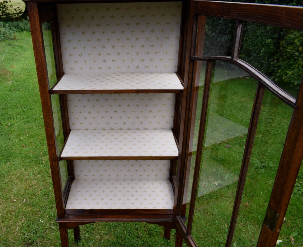 Early 20th Century Oak Display Cabinet View XX