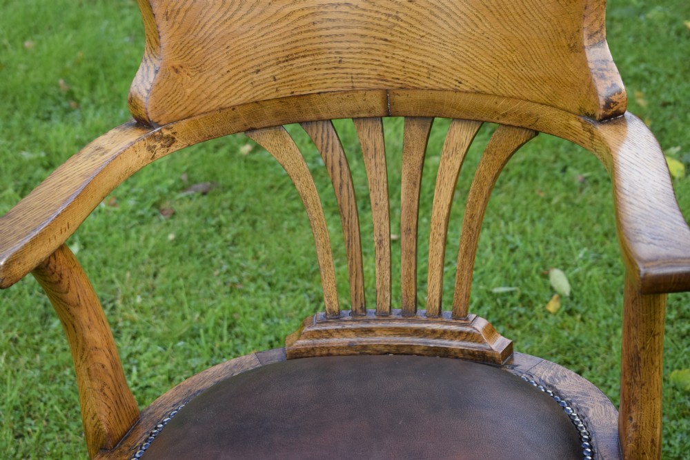 Late Victorian Oak Desk Chair / Office Armchair View XVII