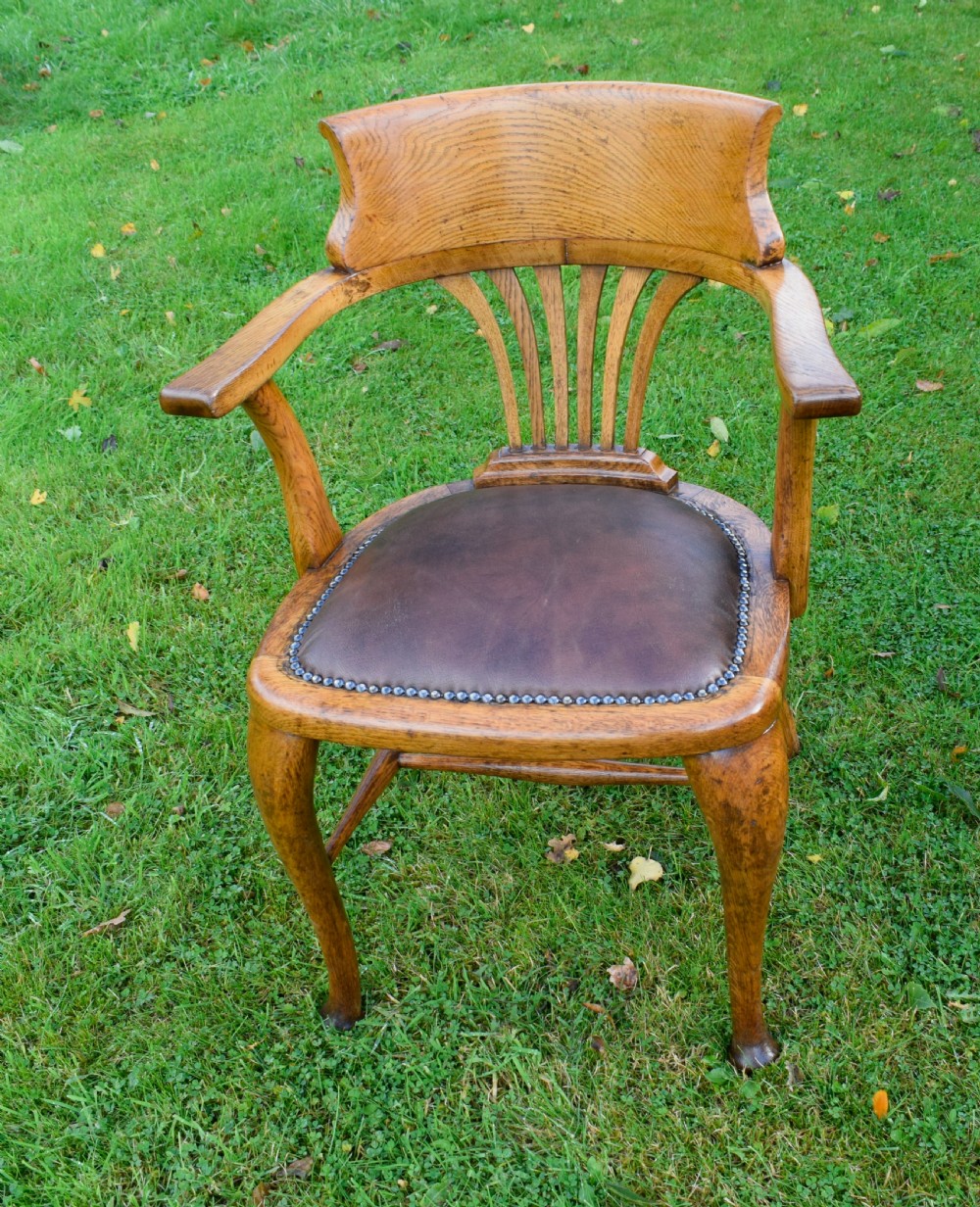 Late Victorian Oak Desk Chair / Office Armchair View XVIII