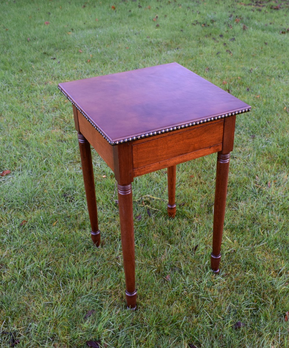 Early 20th Century Lamp Table 