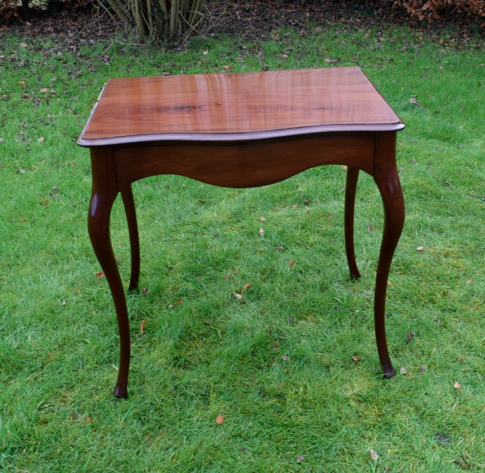 Victorina Serpentine Console Table