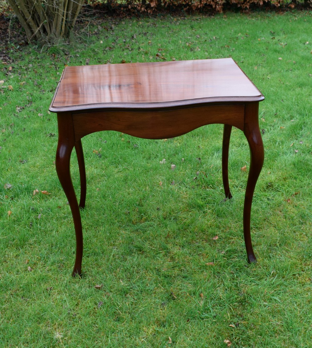 Victorina Serpentine Console Table View XVIII