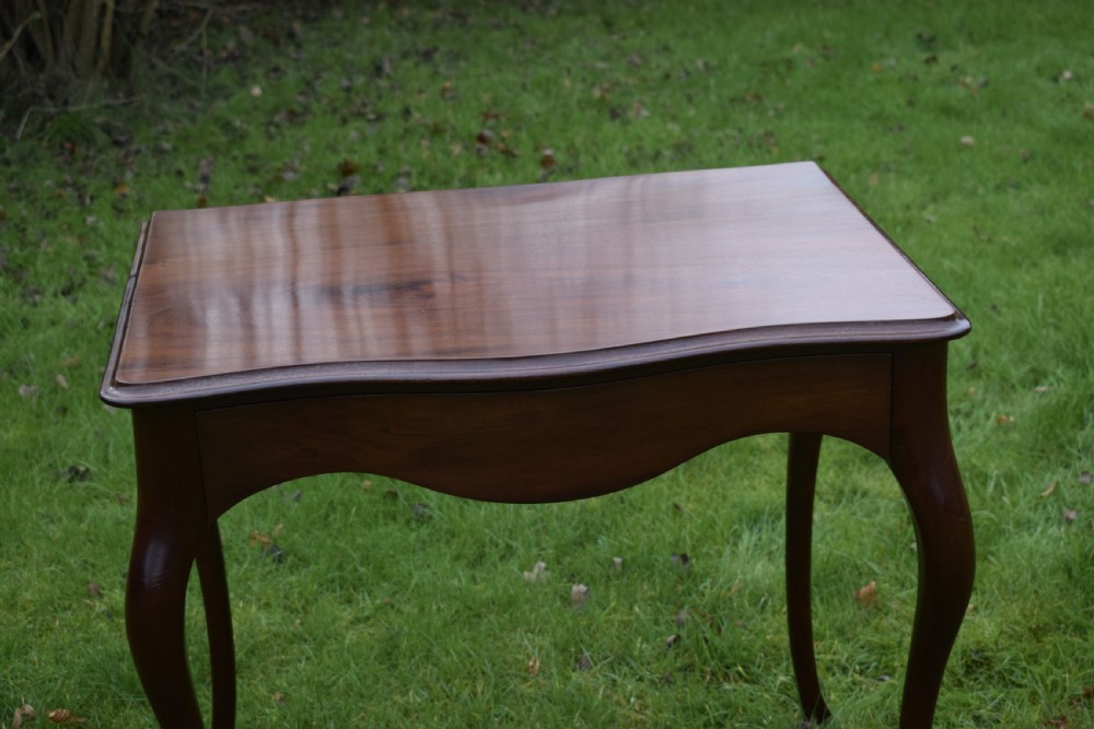 Victorina Serpentine Console Table View XIX