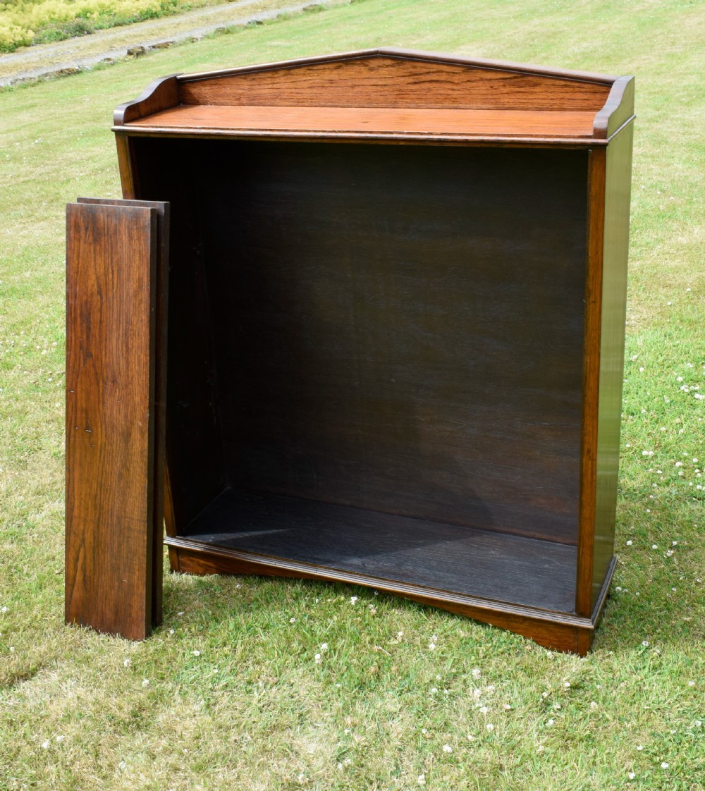 Early 20th Century Oak Bookcase View XIX