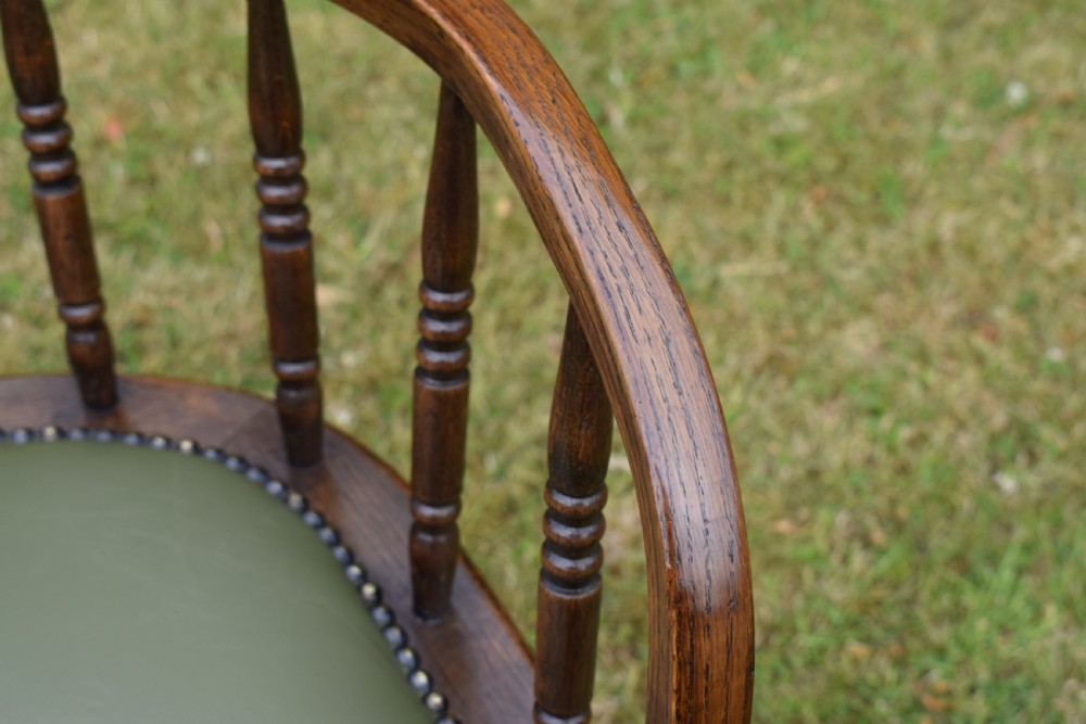 Early 20th Century Oak Desk Chair / Captain's Chair View VI