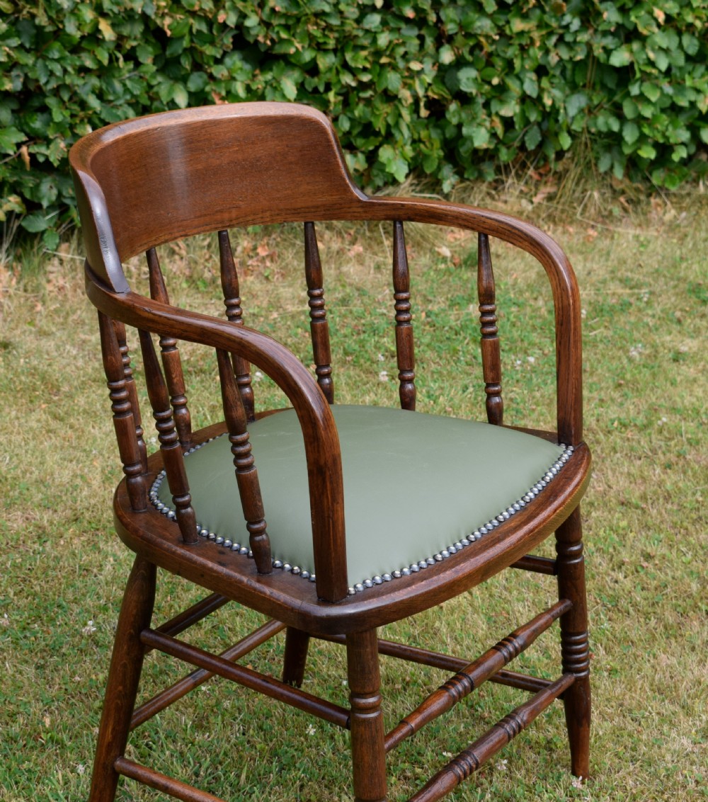 Early 20th Century Oak Desk Chair / Captain's Chair View VII