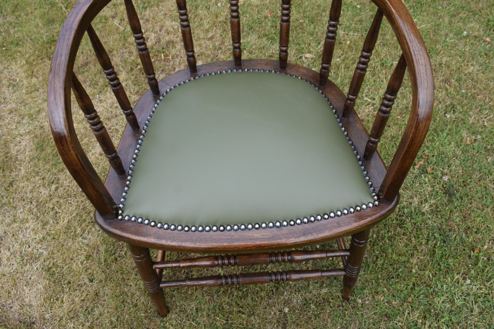 Early 20th Century Oak Desk Chair / Captain's Chair View VIII