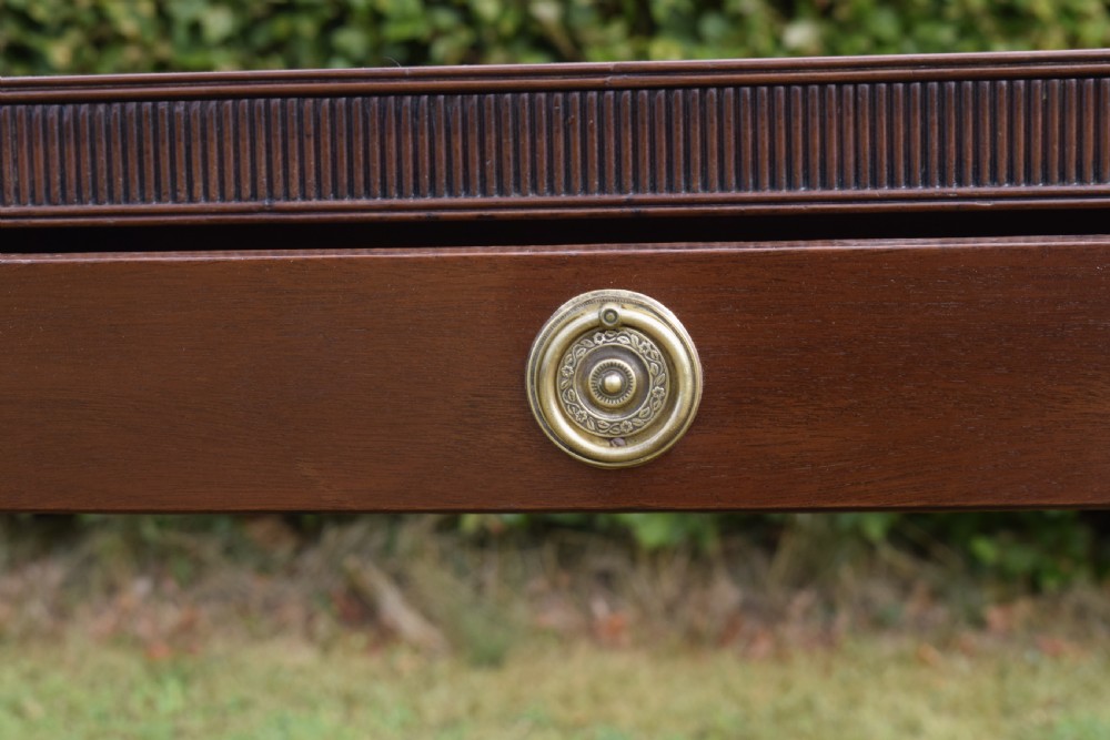 Early 20th Century Console Table View XIII